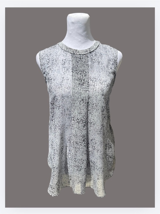 Vince Camuto Tops - Vince Camuto Sleeveless Lightweight Split Hem Texture Print Tank Top Gray/White